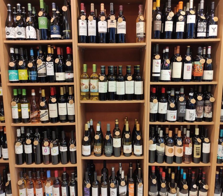 estante de vinos
